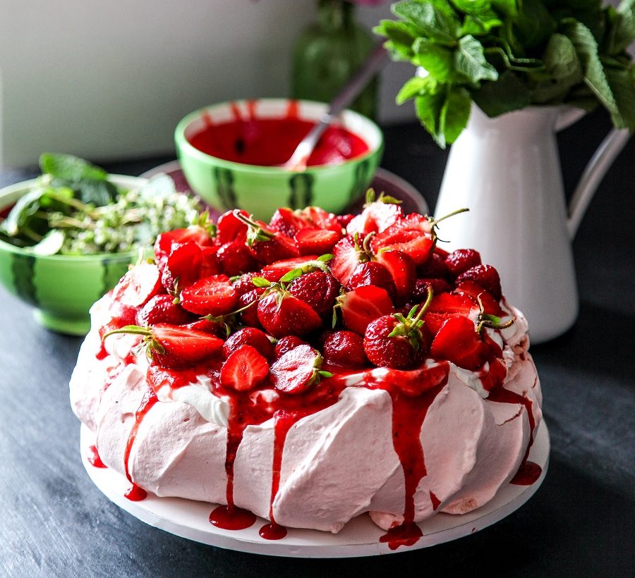 Strawberry Pavlova - A Better Choice